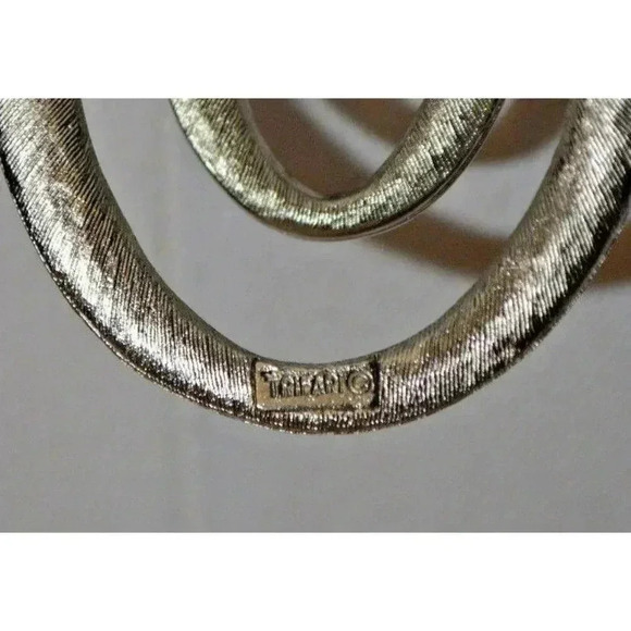 Crown TRIFARI Silver Tone Triple Loop Abstract Infinity Necklace Pendant Vintage - Picture 6 of 9
